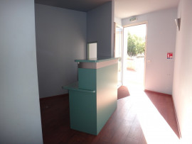 
                                                                                        Vente
                                                                                         Local 62 m² + Parkings  périphérie Gaillac 81600