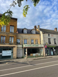 
                                                                                        Vente
                                                                                         Local Commercial Rénové de 80m² - 12% de rendement