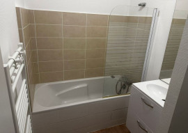 
                                                                                        Location
                                                                                         Location Chambre meublée dans appartement Rénové - Lyon 6 Brotteaux proche Gare Part Dieu – 900 cc/mois par chambre (loyer tout inclus)