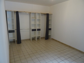 
                                                                                        Location
                                                                                         Logan PICHON / T2 / 43 m² / Cambes / Nu  / Zone tendue