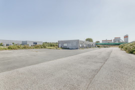 
                                                                                        Vente
                                                                                         Lot  de 2 locaux de 460 m² à Château d'Olonne (85)