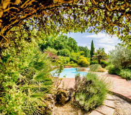 
                                                                                        Vente
                                                                                         LOT ET GARONNE CHATEAU XVème 8,5 HECTARES