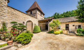 
                                                                                        Vente
                                                                                         LOT ET GARONNE CHATEAU XVème 8,5 HECTARES