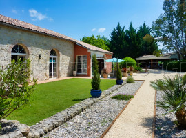 
                                                                                        Vente
                                                                                         LOT ET GARONNE PROPRIETE XIXème EN PIERRES 3,6 HA