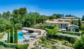 
                                                                                        Vente
                                                                                         LUBERON MAGNIFIQUE DEMEURE 17 HA