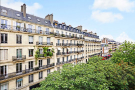 
                                                                                        Location
                                                                                         Lumineux appartement meuble / Marais