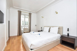 
                                                                                        Location
                                                                                         Magnifique Appartement  Meuble - 17e