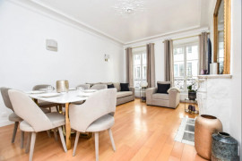 
                                                                                        Location
                                                                                         Magnifique Appartement  Meuble - 17e