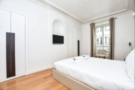 
                                                                                        Location
                                                                                         Magnifique Appartement  Meuble - 17e