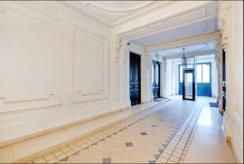 
                                                                                        Location
                                                                                         Magnifique studio libre de suite - Invalides