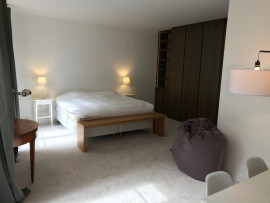 
                                                                                        Location
                                                                                         Magnifique studio meublé Paris 7ème (loyer tout inclus)