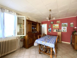 
                                                                                        Vente
                                                                                         Maison 5 pièces, spacieuse, sous-sol, terrasse.