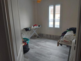 
                                                                                        Vente
                                                                                         Maison 6 pièces