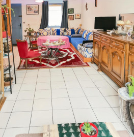 
                                                                                        Vente
                                                                                         Maison 6 pièces