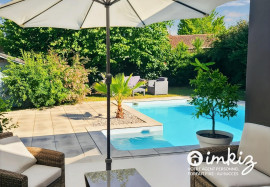 
                                                                                        Vente
                                                                                         Maison 6 pièces avec piscine