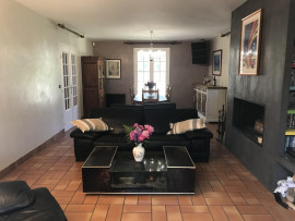 
                                                                                        Vente
                                                                                         Maison 7 pièces