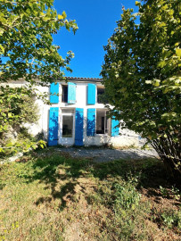 
                                                                                        Vente
                                                                                         Maison à rénover Surgères 17700, à 7mns de la gare