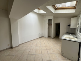 
                                                                                        Location
                                                                                         Maison avec cour 2 chambres de 65m2 à ST QUENTIN