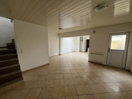 
                                                                                        Location
                                                                                         Maison avec cour 2 chambres de 65m2 à ST QUENTIN