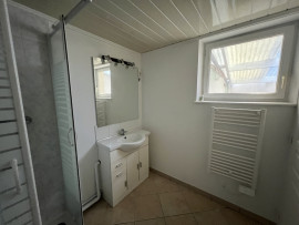 
                                                                                        Location
                                                                                         Maison avec cour 2 chambres de 65m2 à ST QUENTIN