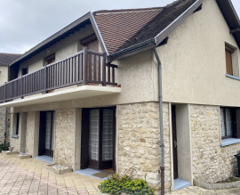 
                                                                                        Vente
                                                                                         Maison avec garage sur cour partagée