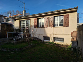 
                                                                                        Vente
                                                                                         Maison bifamiliale à Saint-Denis