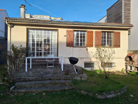 
                                                                                        Vente
                                                                                         Maison bifamiliale à Saint-Denis