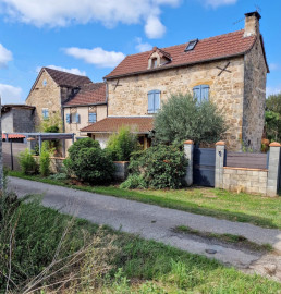 
                                                                                        Vente
                                                                                         Maison de charme 5 pièces avec piscine sans vis à vis