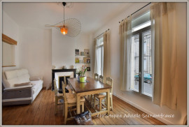 
                                                                                        Vente
                                                                                         Maison de ville mitoyenne sur 3 niveaux, 4  chambres, 2 salles d'eau, jardin