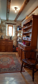 
                                                                                        Vente
                                                                                         Maison en pierre, 3 chambres, Grange, hanger, puits. Jardin et foret de 12 127 m2