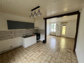 
                                                                                        Vente
                                                                                         MAISON EN PIERRES 75m²