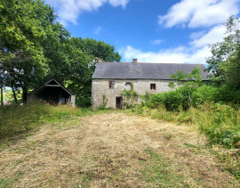 
                                                                                        Vente
                                                                                         Maison en pierre du XVIIe siècle à rénover