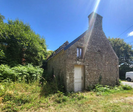 
                                                                                        Vente
                                                                                         Maison en pierre du XVIIe siècle à rénover