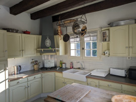 
                                                                                        Vente
                                                                                         Maison entièrement rénovée avec une piscine en pleine nature au calme dans le joie village de Condat-sur-Vézère.