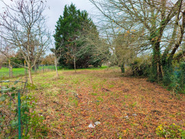 
                                                                                        Vente
                                                                                         Maison familiale  avec grand jardin à Coutras