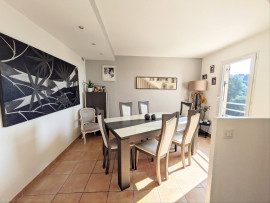 
                                                                                        Vente
                                                                                         Maison Mitoyenne a vendre Nice ouest Vue Mer