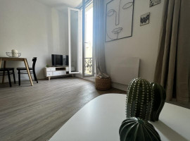 
                                                                                        Location
                                                                                         Marseille 13005 - Magnifique studio secteur Saint Pierre