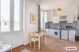 
                                                                                        Location
                                                                                         Marseille 13006 - Studio lumineux et bien aménagé au cœur de Marseille