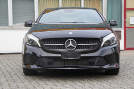 
                                                                        Voiture
                                                                         Mercedes-Benz a 200