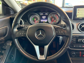 
                                                                                        Voiture
                                                                                         Mercedes-Benz CLA Année 2014