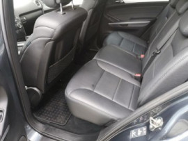 
                                                                                        Voiture
                                                                                         Mercedes-Benz ML 300