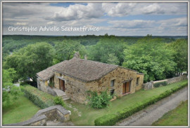 
                                                                                        Vente
                                                                                         Monpazier proche maison en pierres dans cadre sauvegardé, 4 chambres dont 2 de plain pied, terrain de 531 M2