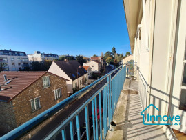 
                                                                                        Vente
                                                                                         Montreuil : appartement fonctionnel et lumineux