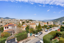 
                                                                                        Vente
                                                                                         Nice - Au calme d'une rue paisible dans le quartier Cimiez Flirey