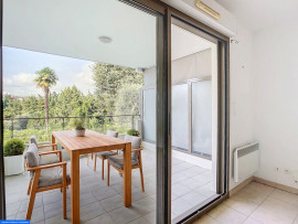 
                                                                                        Vente
                                                                                         Nice Cimiez - Agréable studio avec terrasse dans résidence avec piscine