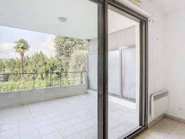 
                                                                                        Vente
                                                                                         Nice Cimiez - Agréable studio avec terrasse dans résidence avec piscine