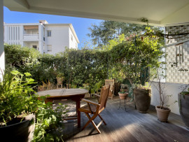 
                                                                                        Vente
                                                                                         Nice Cimiez - Grand 2 pièces de 62m² en rez-de-jardin avec 99m² d'extérieurs