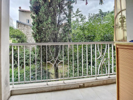 
                                                                                        Vente
                                                                                         Nice Cimiez - Grand 4 pièces avec terrasse dans résidence de standinf