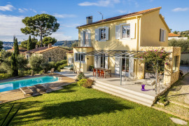 
                                                                                        Vente
                                                                                         NICE CIMIEZ - Grande maison individuelle avec piscine entourée de jardin