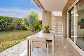 
                                                                                        Vente
                                                                                         Nice Cimiez - Superbe 4 pièces de 108 m2 en rez de jardin dans résidence avec piscine